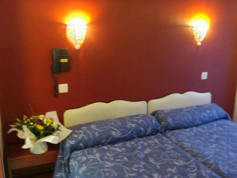 Hotel Ocean لورد الغرفة الصورة